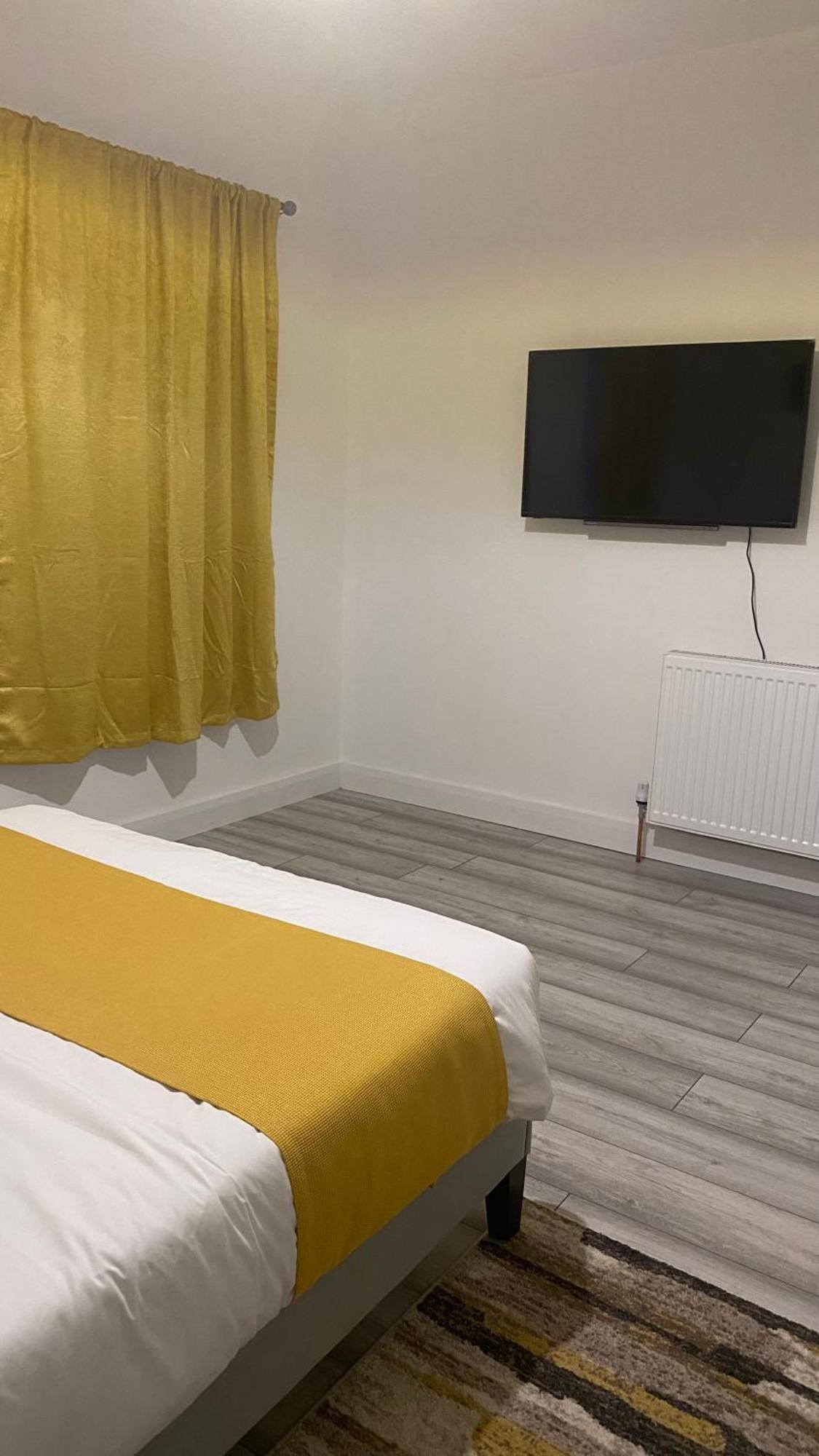 New Guest House, Individual Ensuite With Comfortable Double Beds, Tv And Wifi Apartment Luton (Bedfordshire)