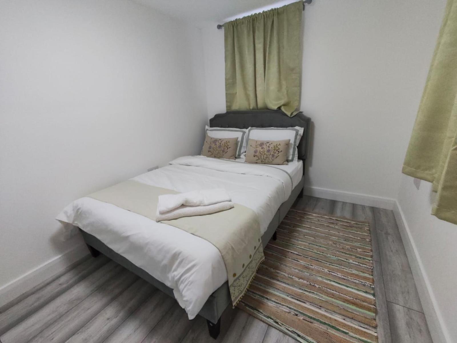 Apartment New Guest House, Individual Ensuite With Comfortable Double Beds, Tv And Wifi *