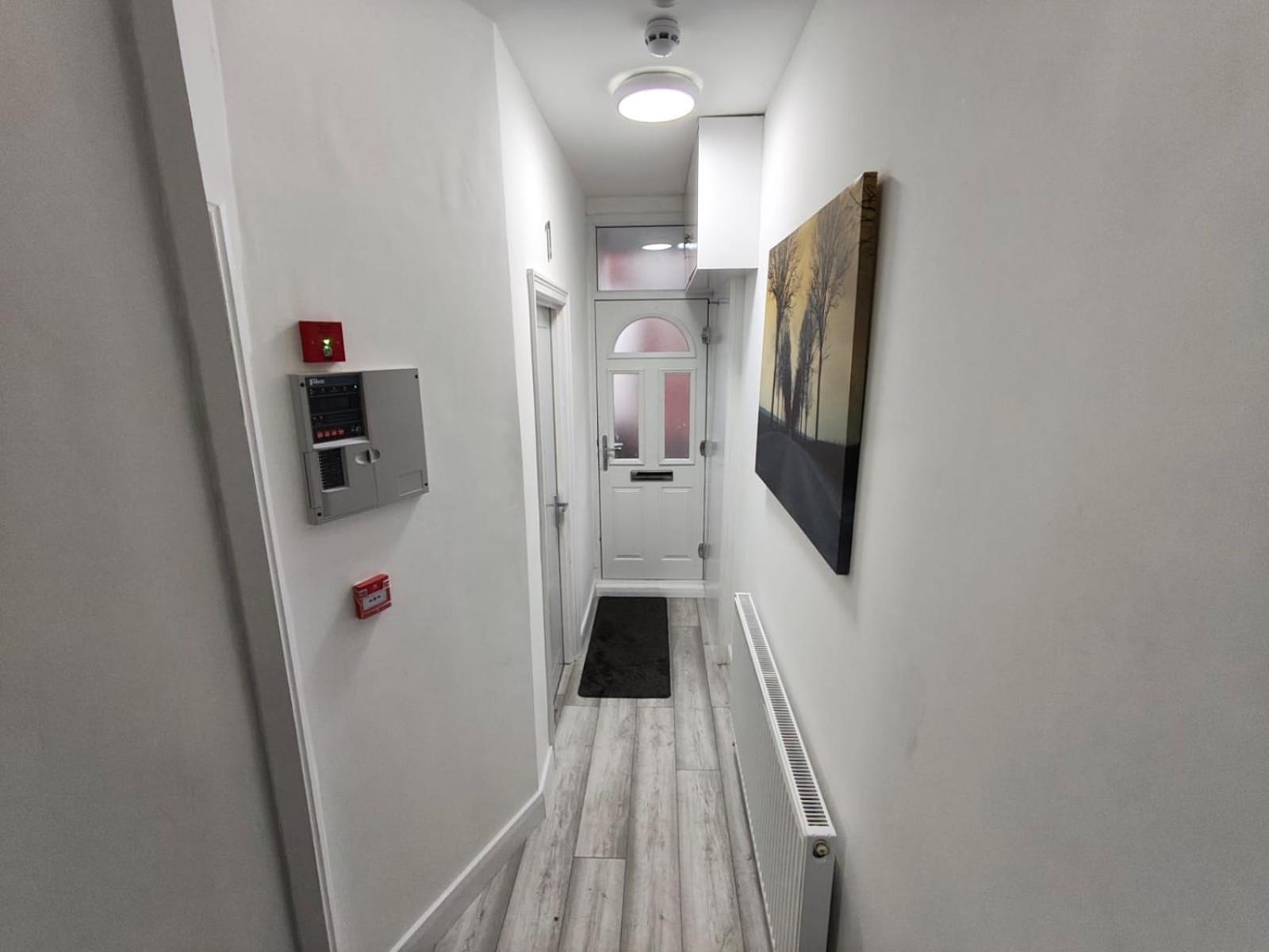 Apartment New Guest House, Individual Ensuite With Comfortable Double Beds, Tv And Wifi *